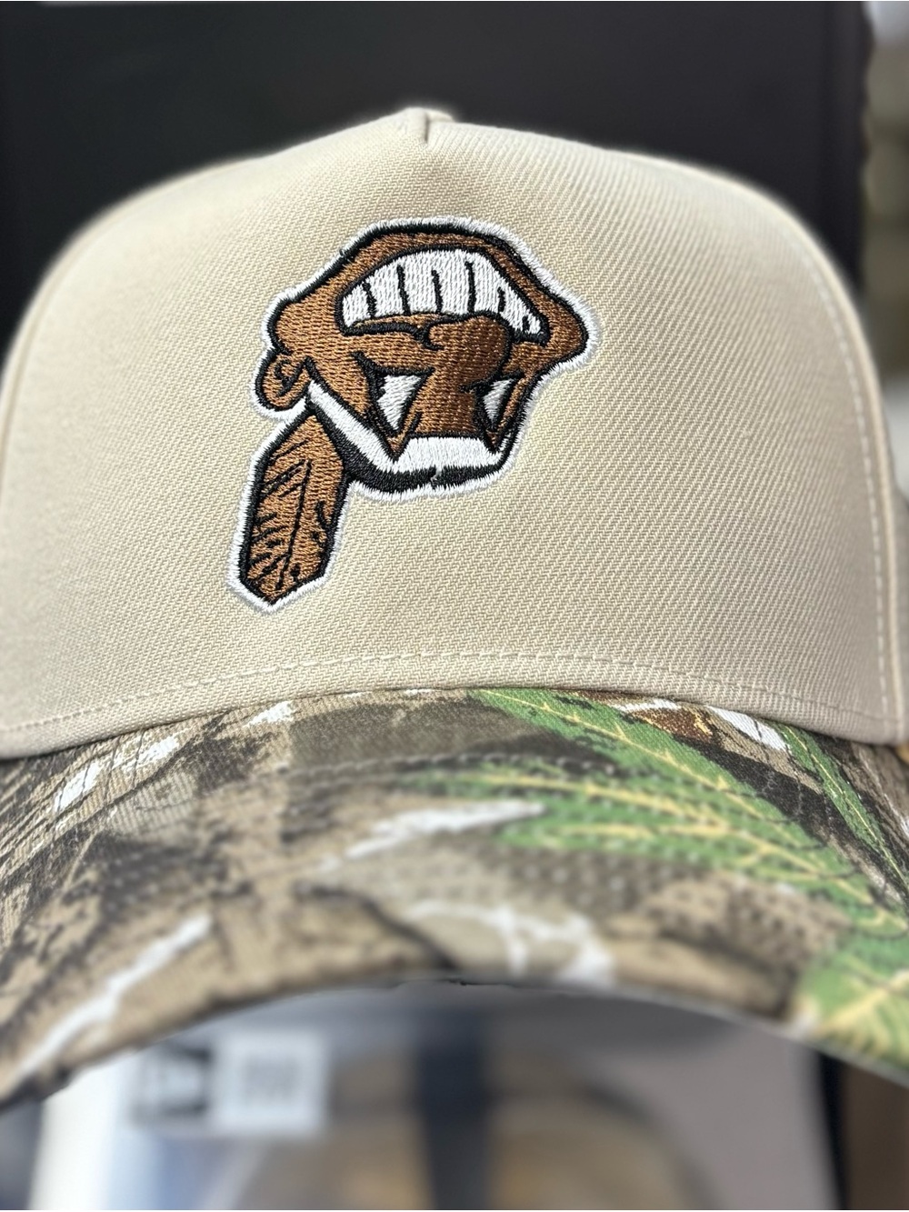 Cleveland Indians Beige SnapBack Hat With Real tree CamoVisor